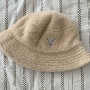 Guess bucket hat, new with tags